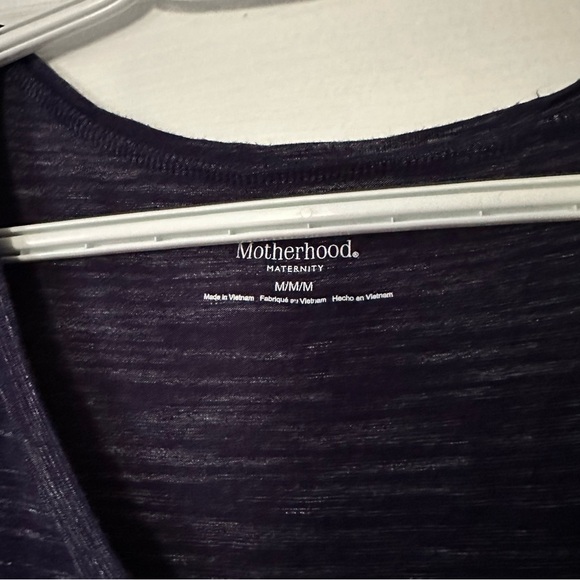 Motherhood Maternity V Neck Navy Short Sleeve Tee Size Medium - Picture 3 of 5